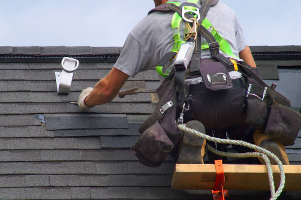Quick and Trustworthy Emergency Roof Repair Services in Three Oaks, FL